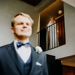 Ile bierze fotograf za wesele? Sprawdź ceny i co wpływa na koszty