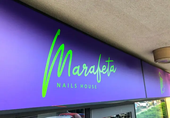 Jak druk na folii PET może zrewolucjonizować Twoje projekty reklamowe