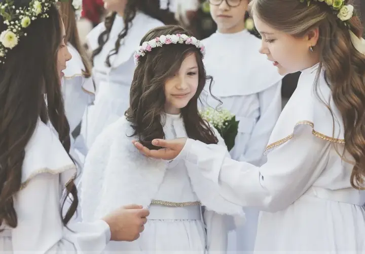 Ile kosztuje fotograf na komunię? Ceny, które mogą Cię zaskoczyć