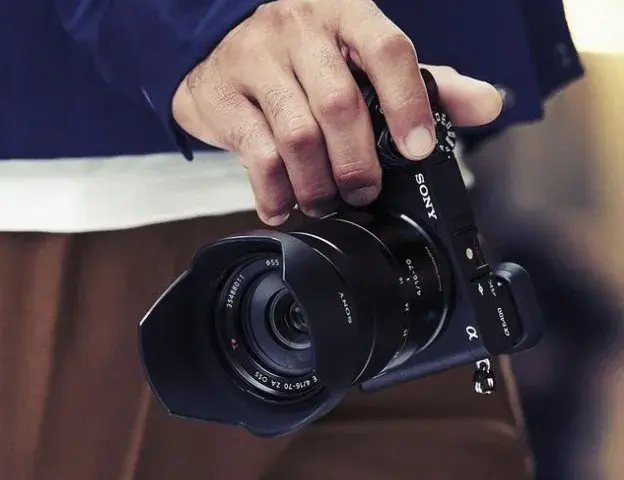 Najlepsze obiektywy do Sony A6300 – uniknij złych wyborów