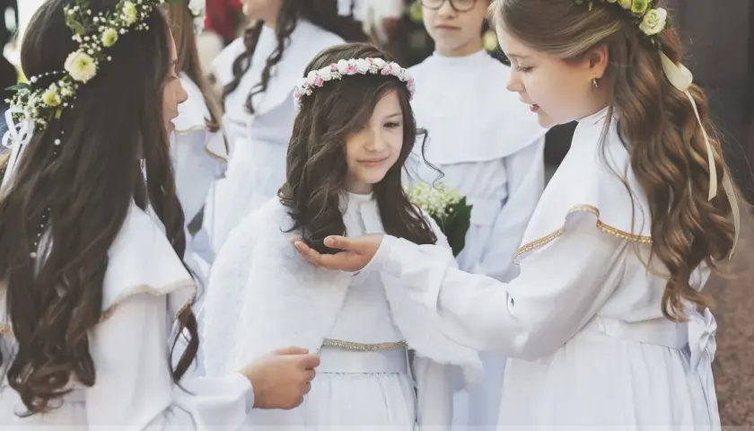 Ile kosztuje fotograf na komunię? Ceny, które mogą Cię zaskoczyć