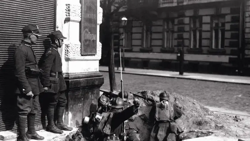 Dlaczego wybijano szyby niektórych warszawskich fotografów w czasie okupacji?