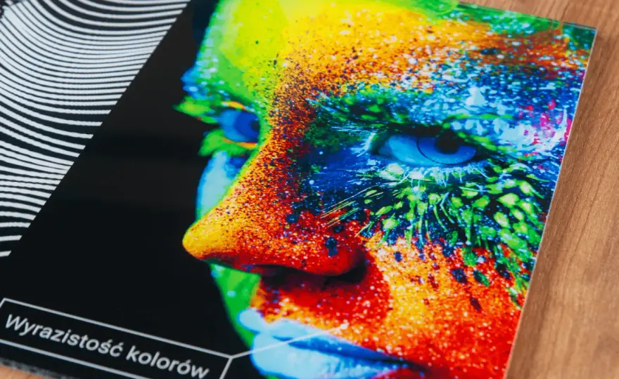 Druk na folii lentikularnej – jak wykorzystać tę niezwykłą technologię?