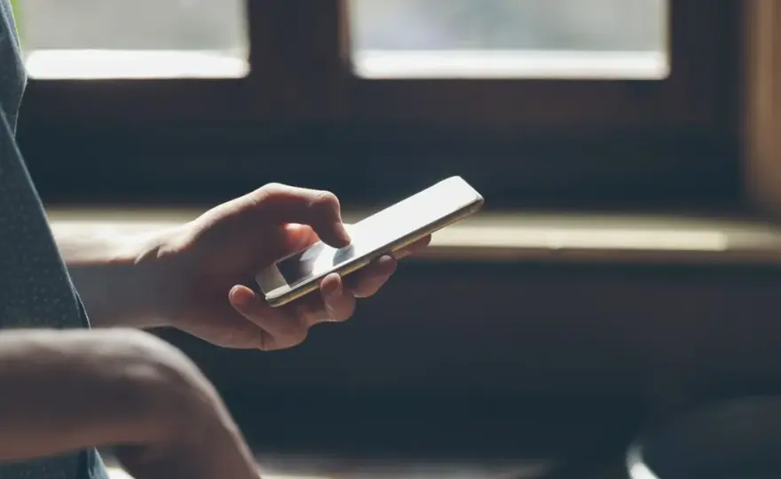 Jak sprawdzić aparat w telefonie i uniknąć problemów z jakością zdjęć